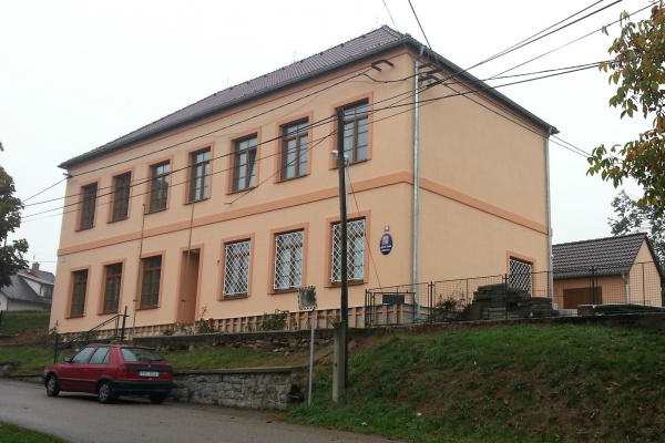 foto Municipal Authority building Ostředek - after