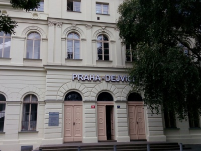 projekt foto Railroad building, Prague Dejvice