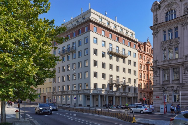 foto Administrative building of the Ministry of Industry and Trade , Prague, street Gorazdova - after