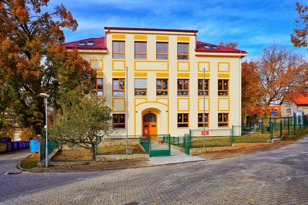 foto Primary school, Struhařov - after