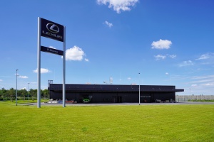 foto Moderní autosalon Lexus, Praha - Čestlice - after