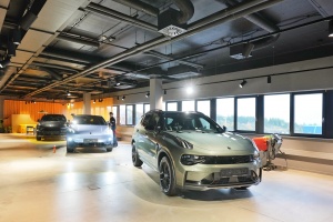 foto Car showroom Lynk & Co., Průhonice - after