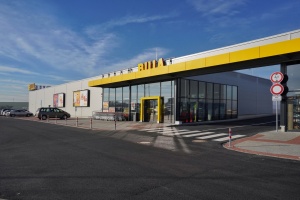 foto Shopping centre in Stehelčeves - after
