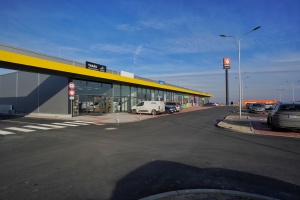 foto Shopping centre in Stehelčeves - after