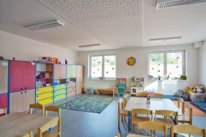 foto Gymnasium building, Ohrobec - after