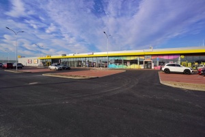 foto Shopping centre in Stehelčeves - after