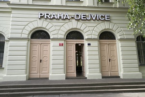 foto Railroad building, Prague Dejvice - after
